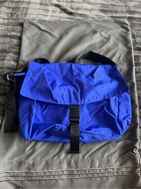BAGGU Blue Nylon Messenger Bag with Adjustable Strap